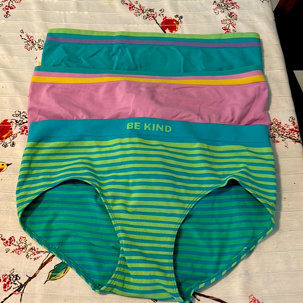 Size 10-12 girls Be Kind panties like new regular $12